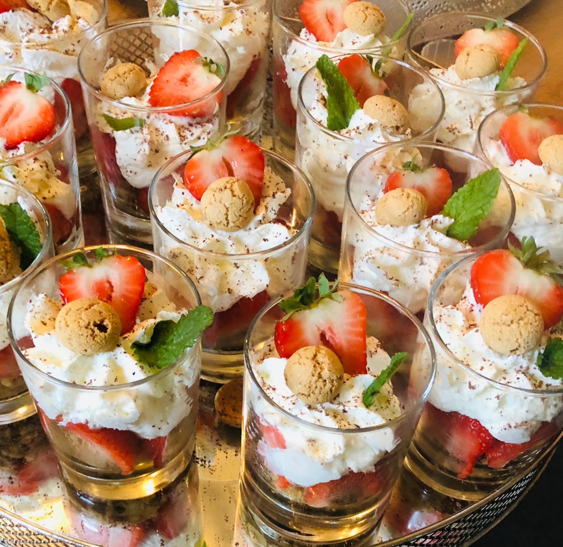 Aardbei dessert glaasjes